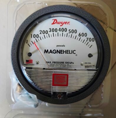 Magnetic Differential Pressure Gauge Featuring 2 Percent Accuracy and Measurement Range 0 to 750 Pa