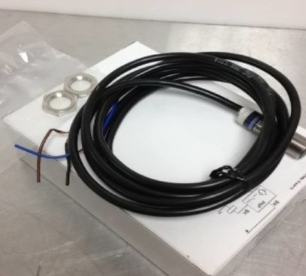 Schneider Telemecanique XS512B1PAL2 Proximity Sensor 12 Mm DC PNP Xs5