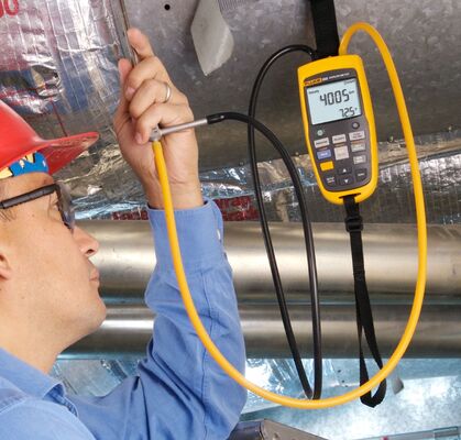 Fluke 922 Airflow Meter and Micromanometer with Differential and Static Pressure, Bright Backlit Display, and 99 Point Data Storage